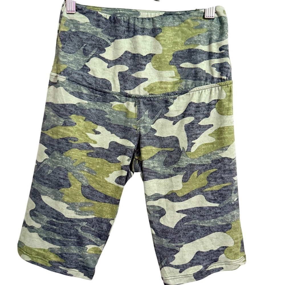 Fashion Nova Camo Print High Waisted Biker Shorts Women's Size Small‎